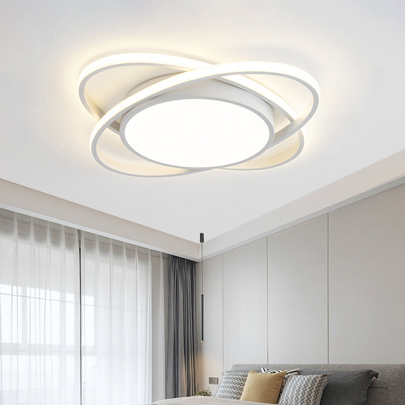 Auria | Sleek Layered Interlocking Ring Ceiling Light