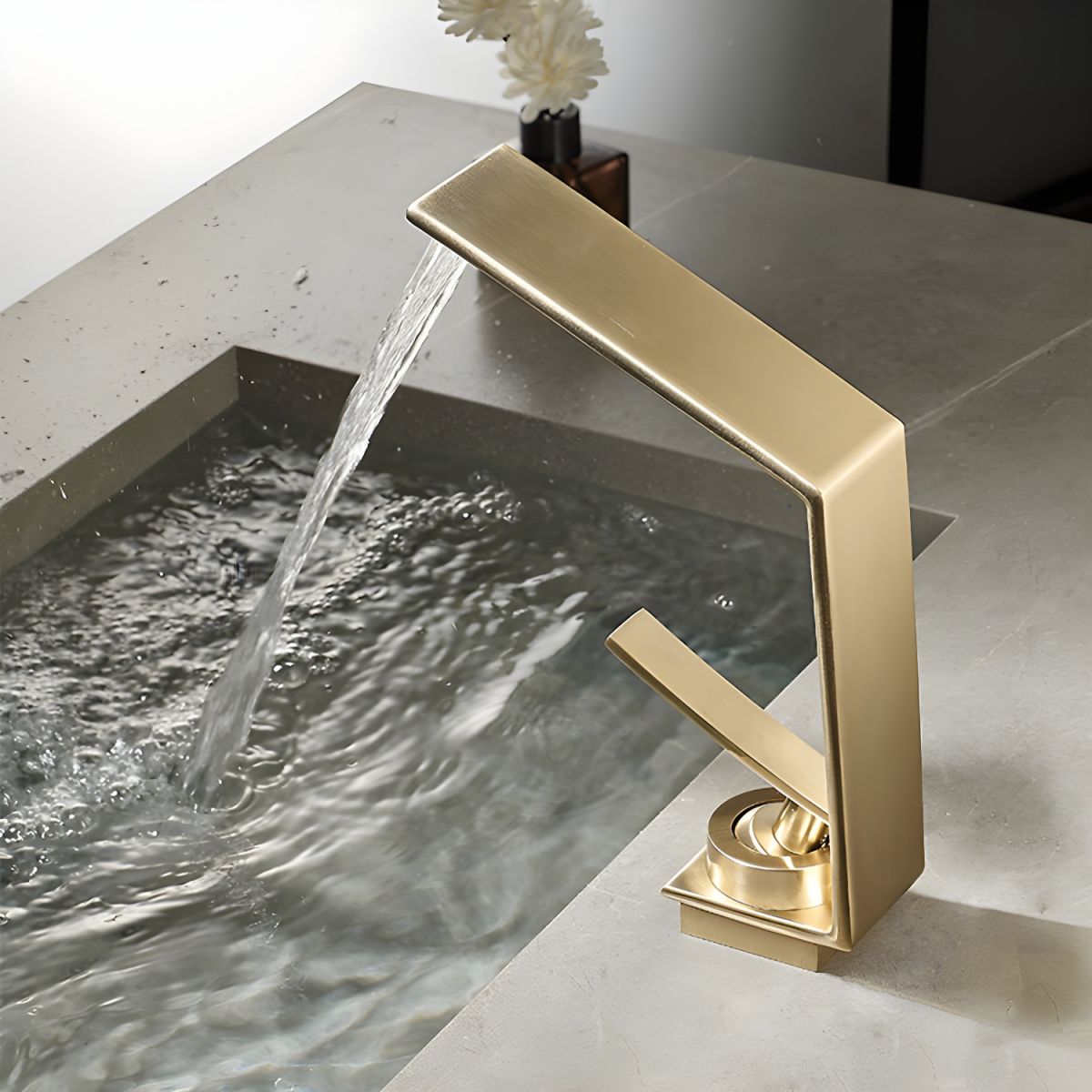 Eldvalla | Modern Cuboid Silhouette Single Lever Bathroom Sink Tap