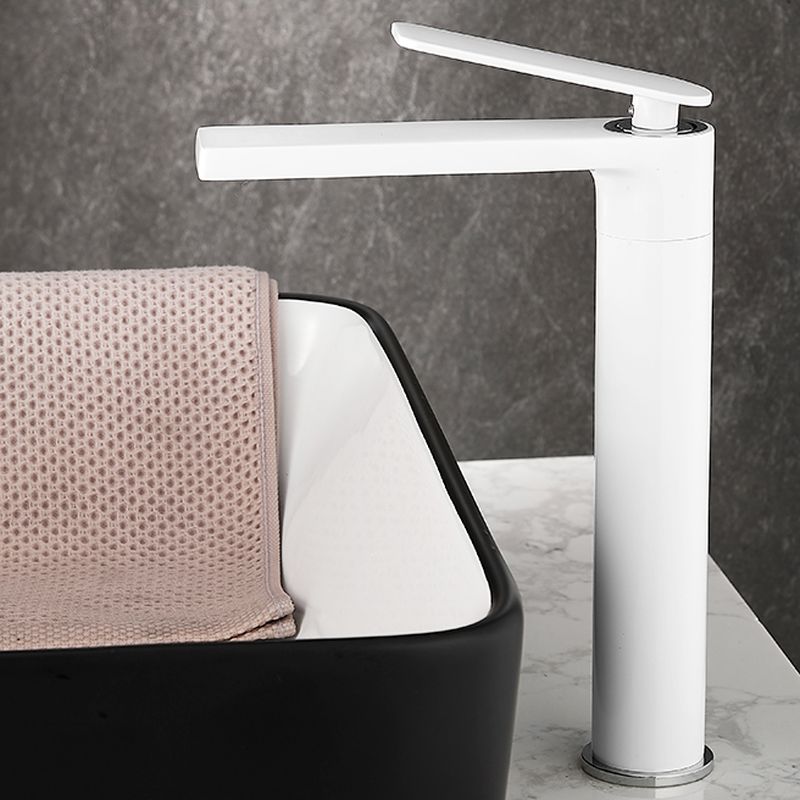 Sylvakia | Modern L-Shaped Single Lever Bathroom Sink Tap