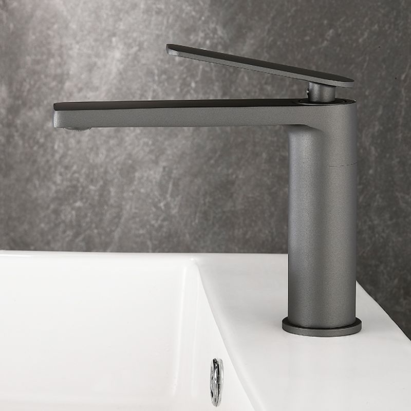 Sylvakia | Modern L-Shaped Single Lever Bathroom Sink Tap