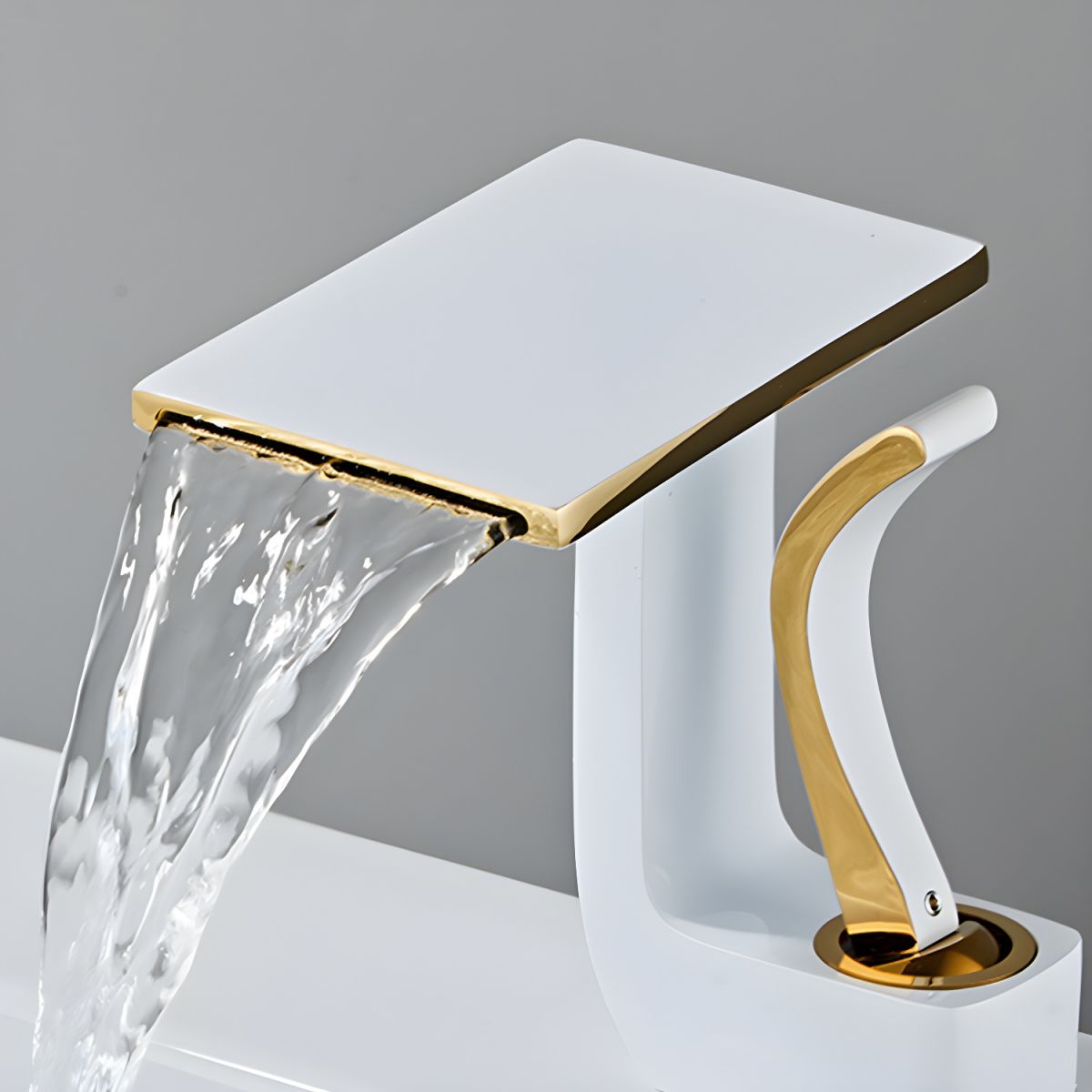 Elduvare | Modern Sloped Silhouette Spout Centerset Single Lever Bathroom Sink Tap