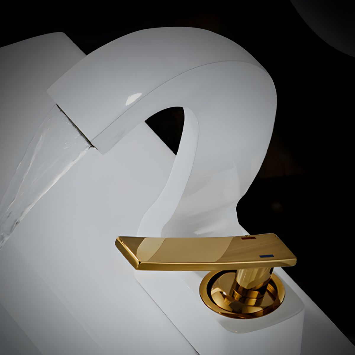 Sylvake | Modern Arched Silhouette Centerset Lever Handle Bathroom Sink Tap