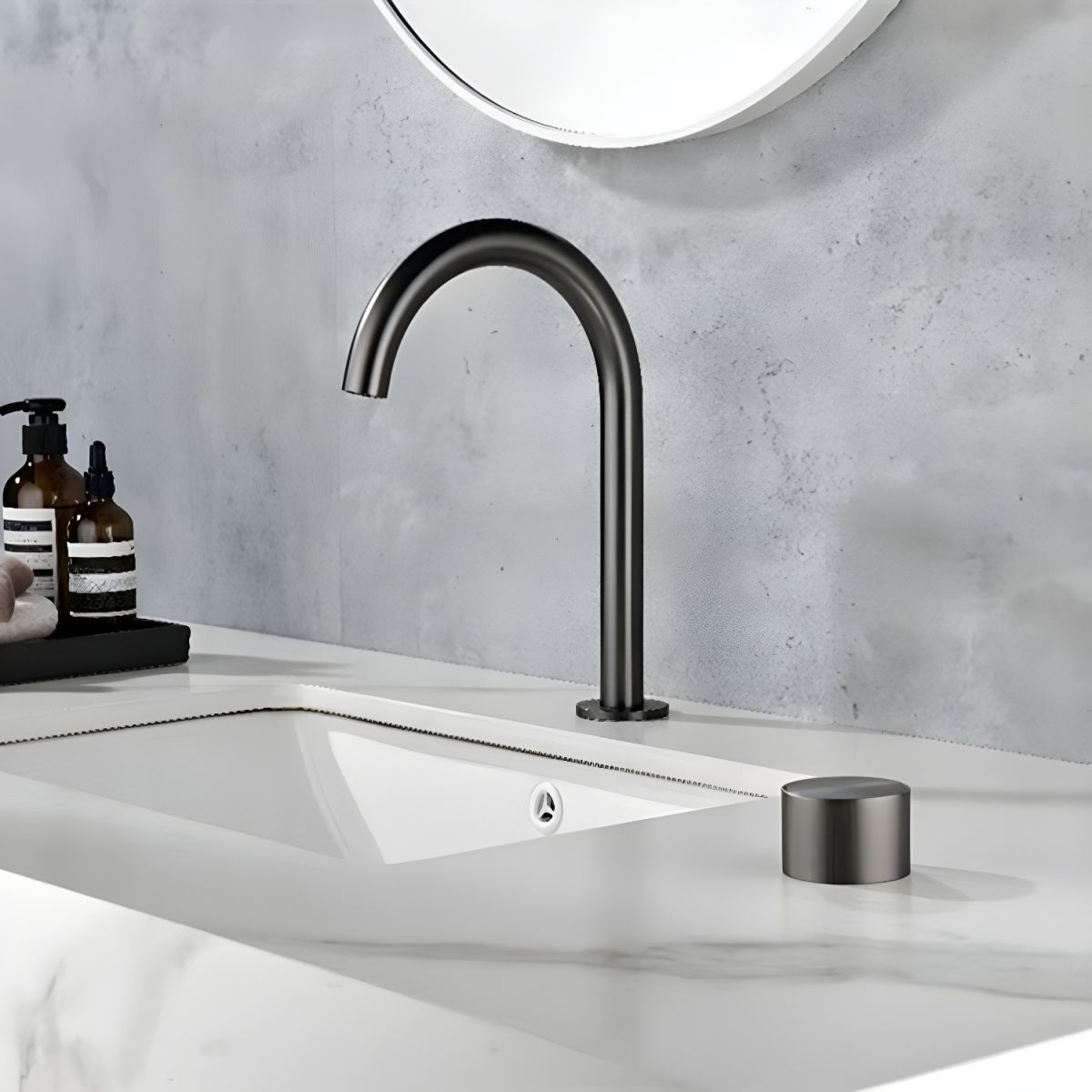 Juvallure | Modern Arched Silhouette Widespread Dual Handle Bathroom Sink Tap