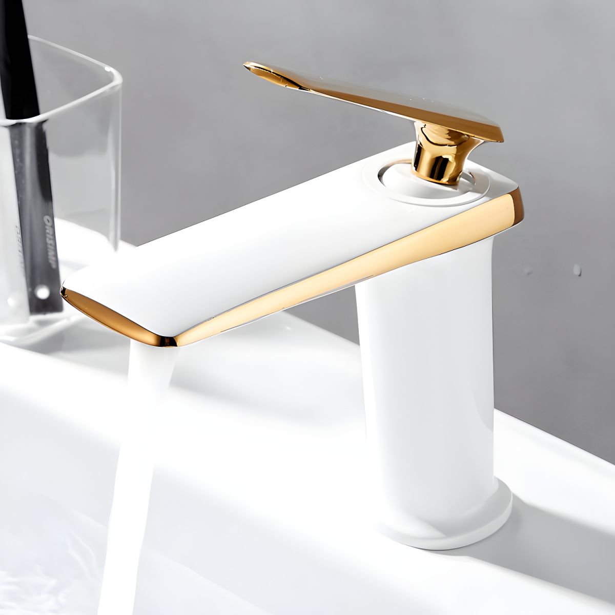 Juvandis | Modern Cuboid Profile Single Lever Bathroom Basin Tap