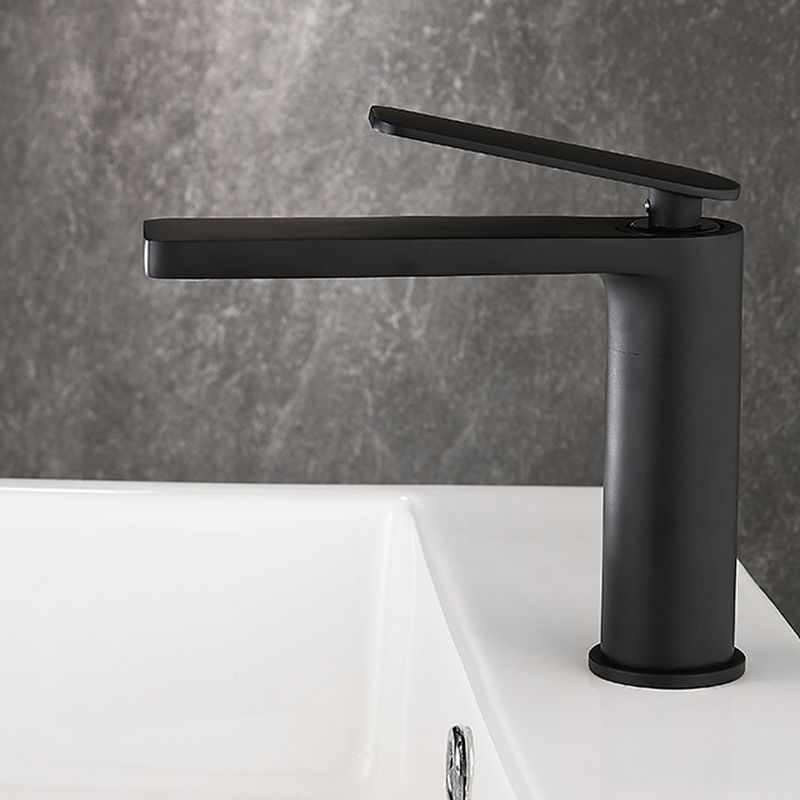 Sylvakia | Modern L-Shaped Single Lever Bathroom Sink Tap