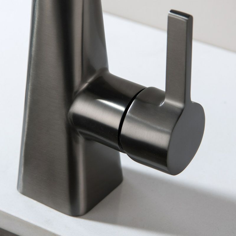 Luxvarka | Modern Pull Out Rotatable Sprayer Kitchen Sink Mixer Tap