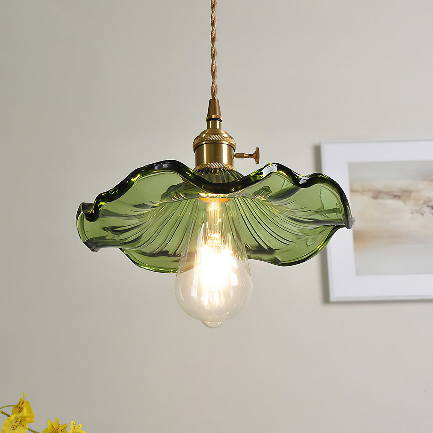 Floria | Elegant Hibiscus Flower Shaped Fluted Glass Pendant Light