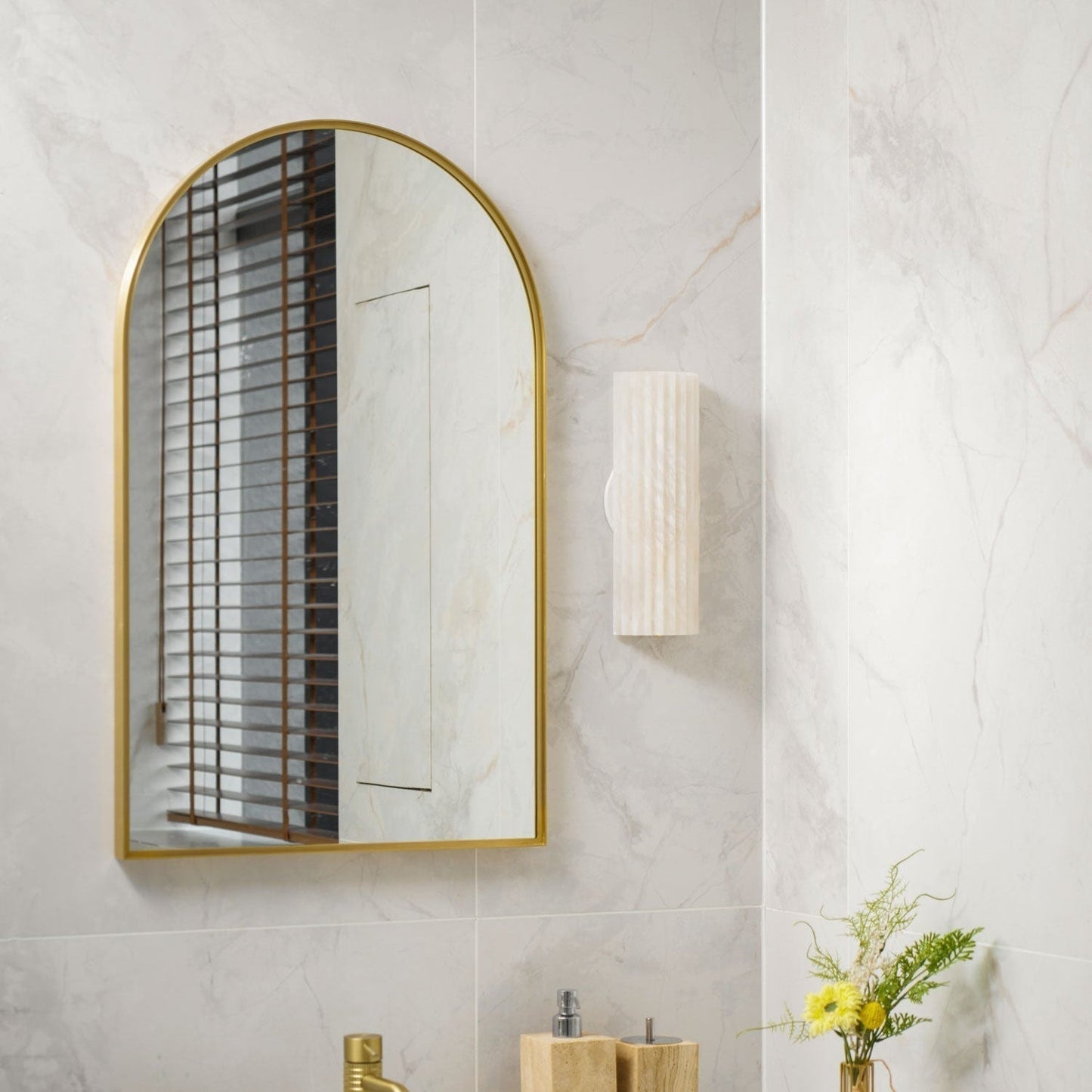 Orcari | Elegant Rectangular Alabaster Stone Wall Light