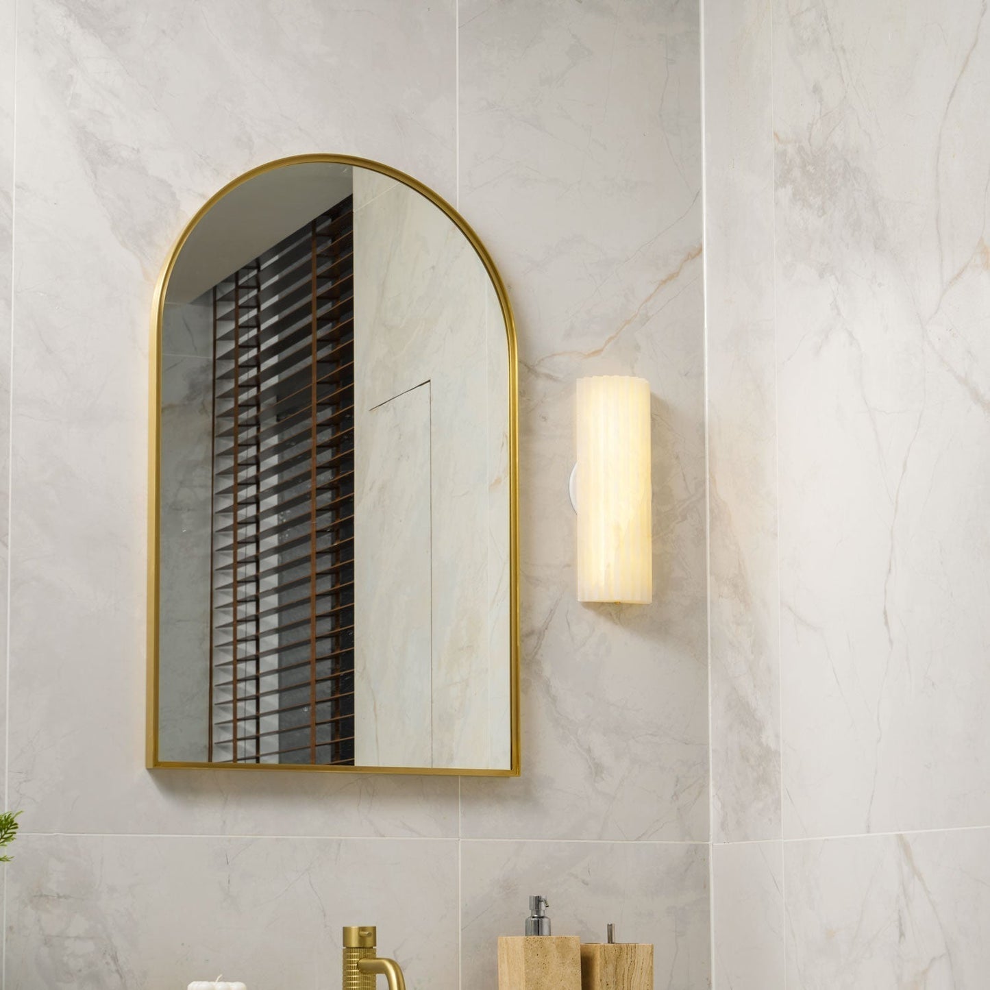 Orcari | Elegant Rectangular Alabaster Stone Wall Light