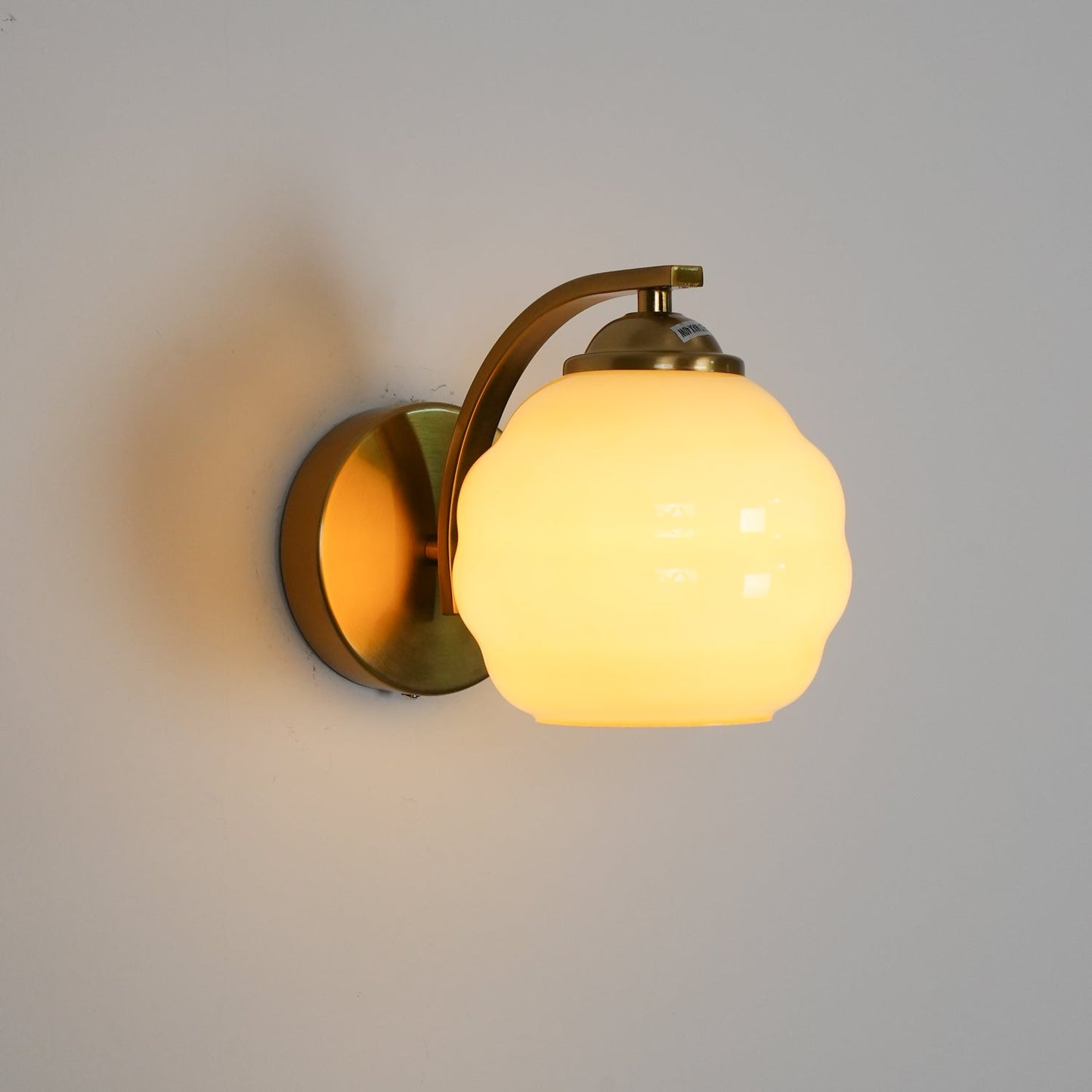 Thryndol | Ribbed Glass Globe Vintage Wall Light
