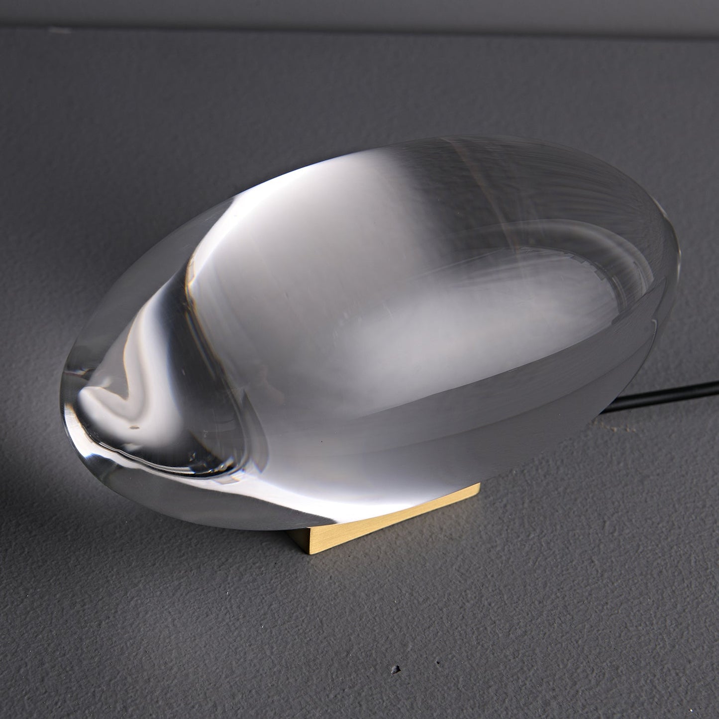 Vaelenoe | Sculptural Oval Crystal Stone Table Lamp