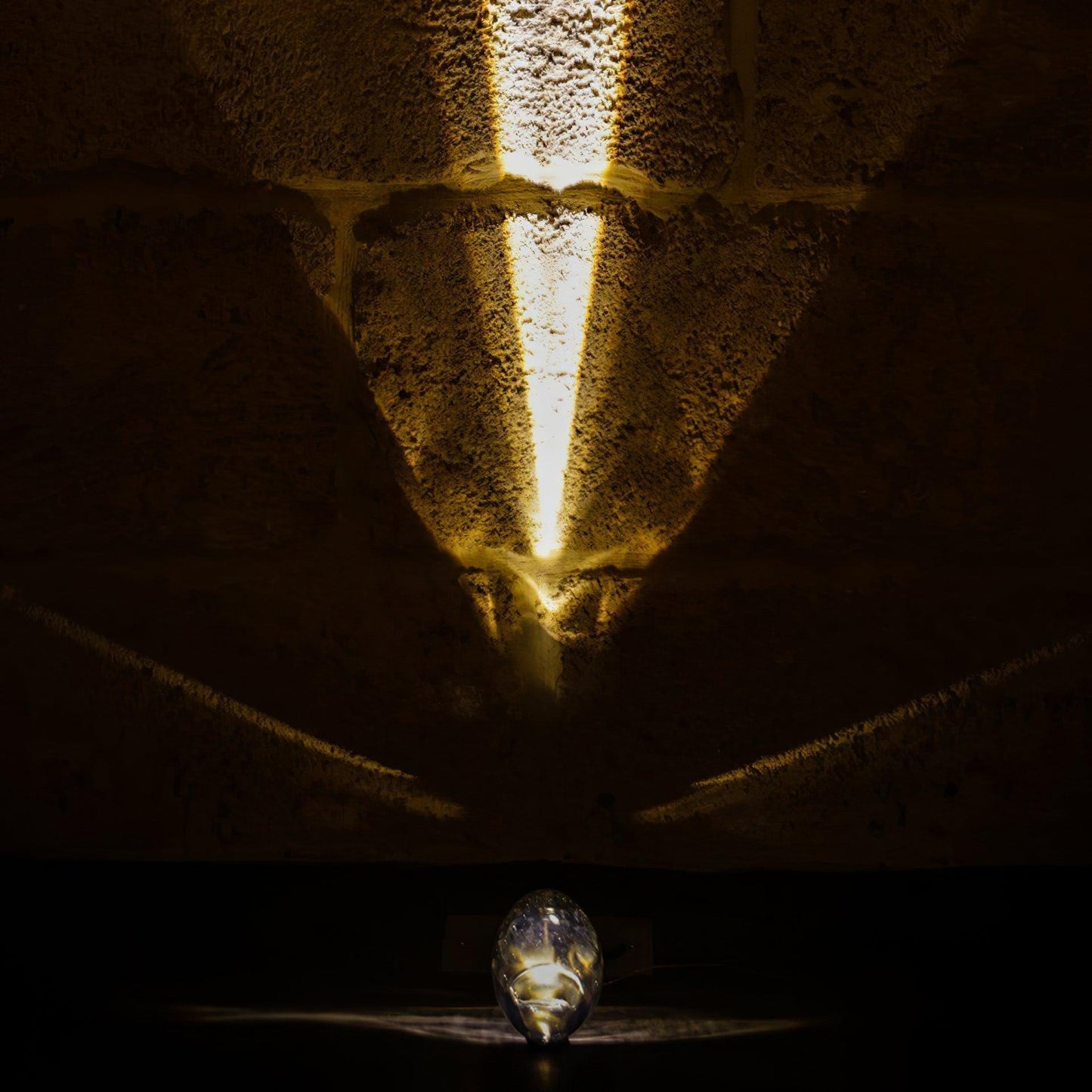 Vaelenoe | Sculptural Oval Crystal Stone Table Lamp