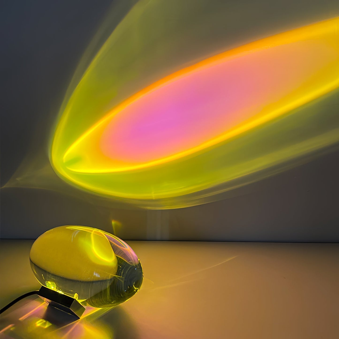 Vaelenoe | Sculptural Oval Crystal Stone Table Lamp