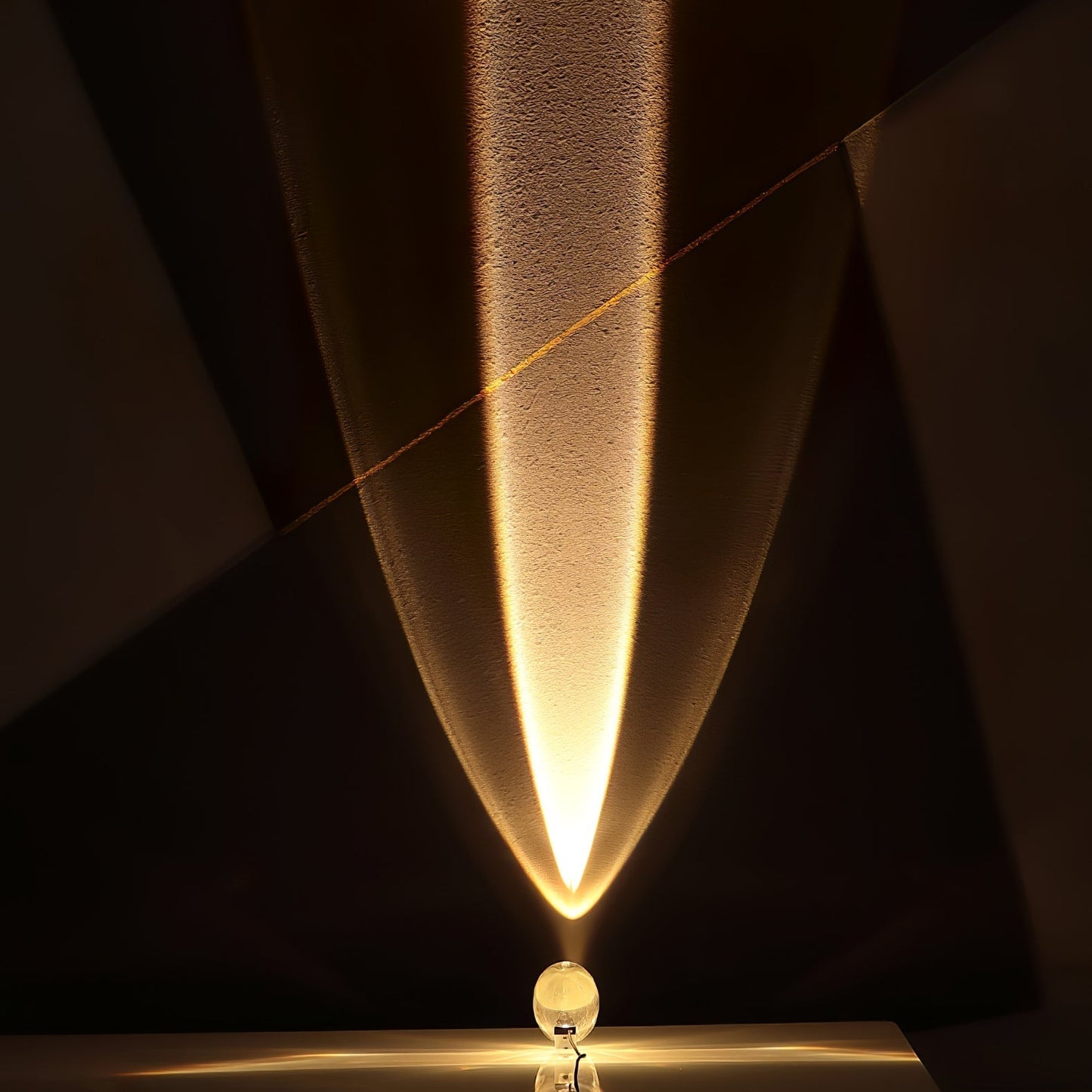 Vaelenoe | Sculptural Oval Crystal Stone Table Lamp
