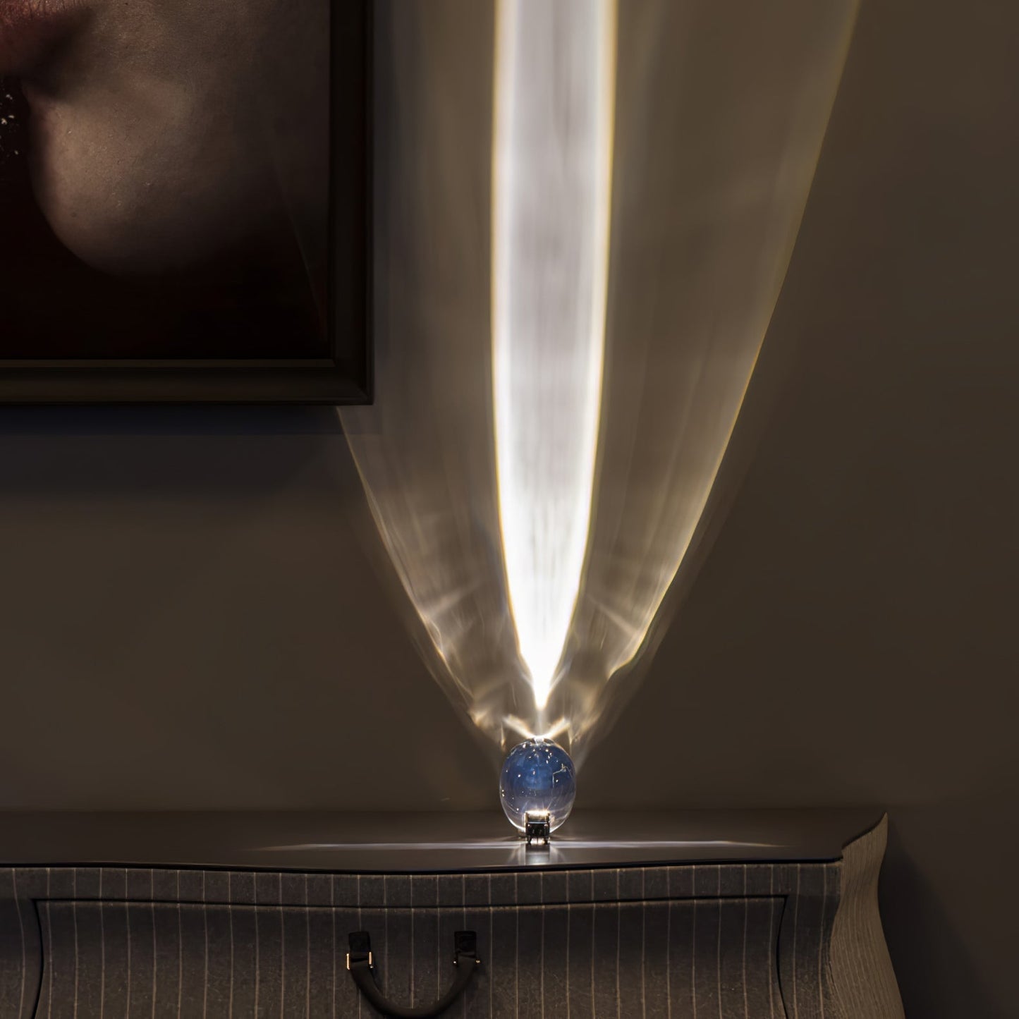 Vaelenoe | Sculptural Oval Crystal Stone Table Lamp