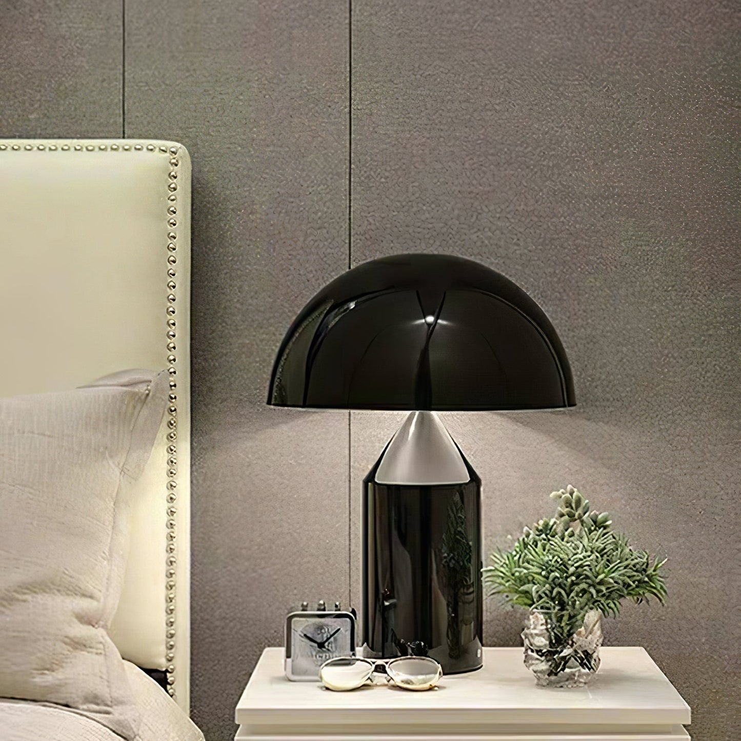 Zonthara | Avant Garde Geometric Sculptural Silhouette Metal Table Lamp