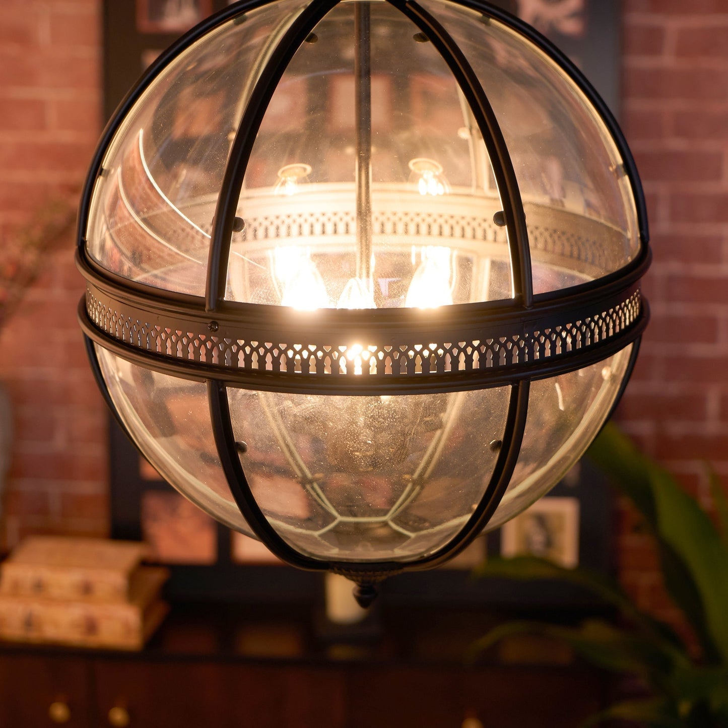 Vinse | Vintage Spherical Transparent Glass Pendant Light