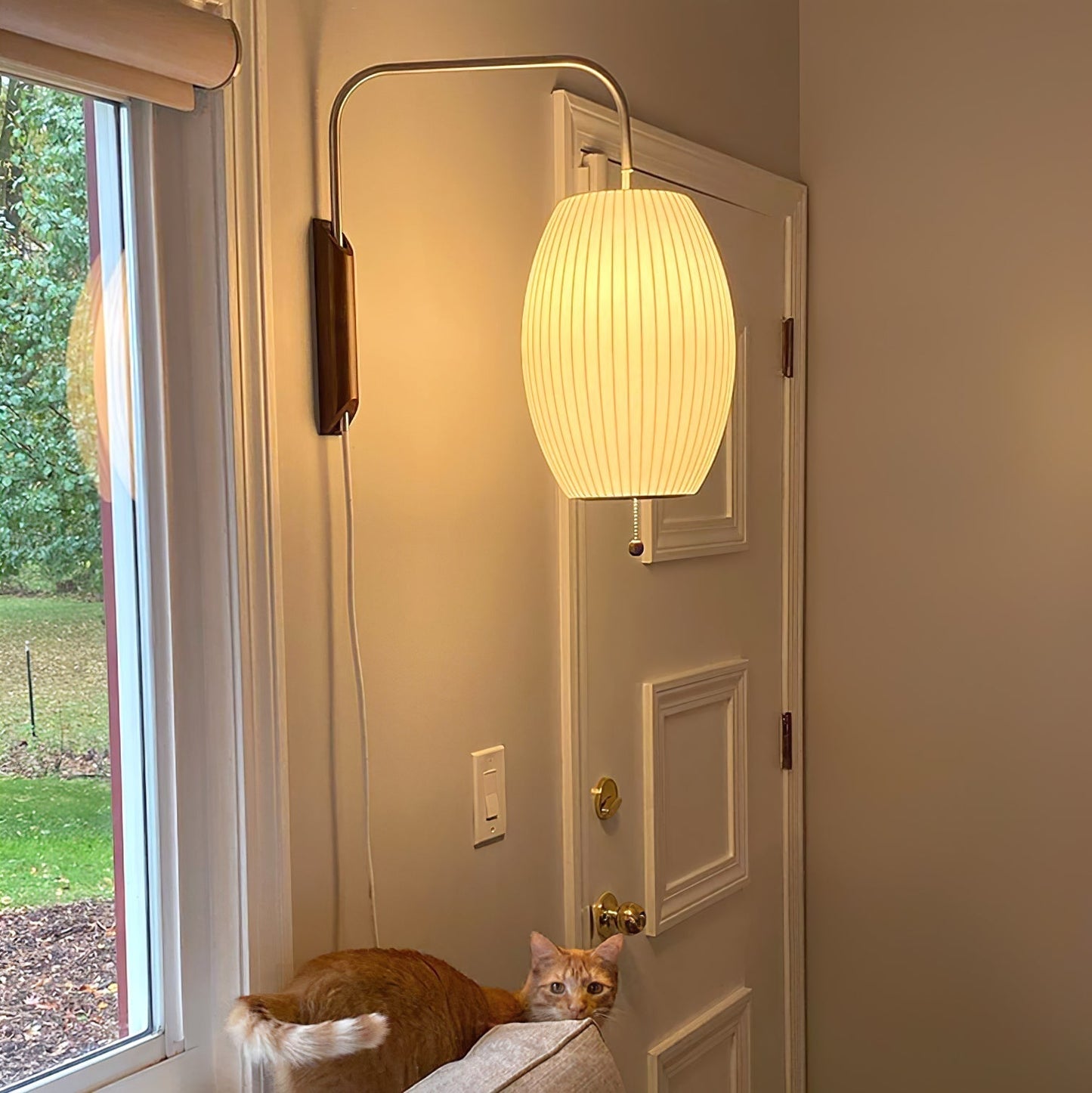 Kyntaroc | Retro Ribbed Silhouette Floating Globe Wall Light