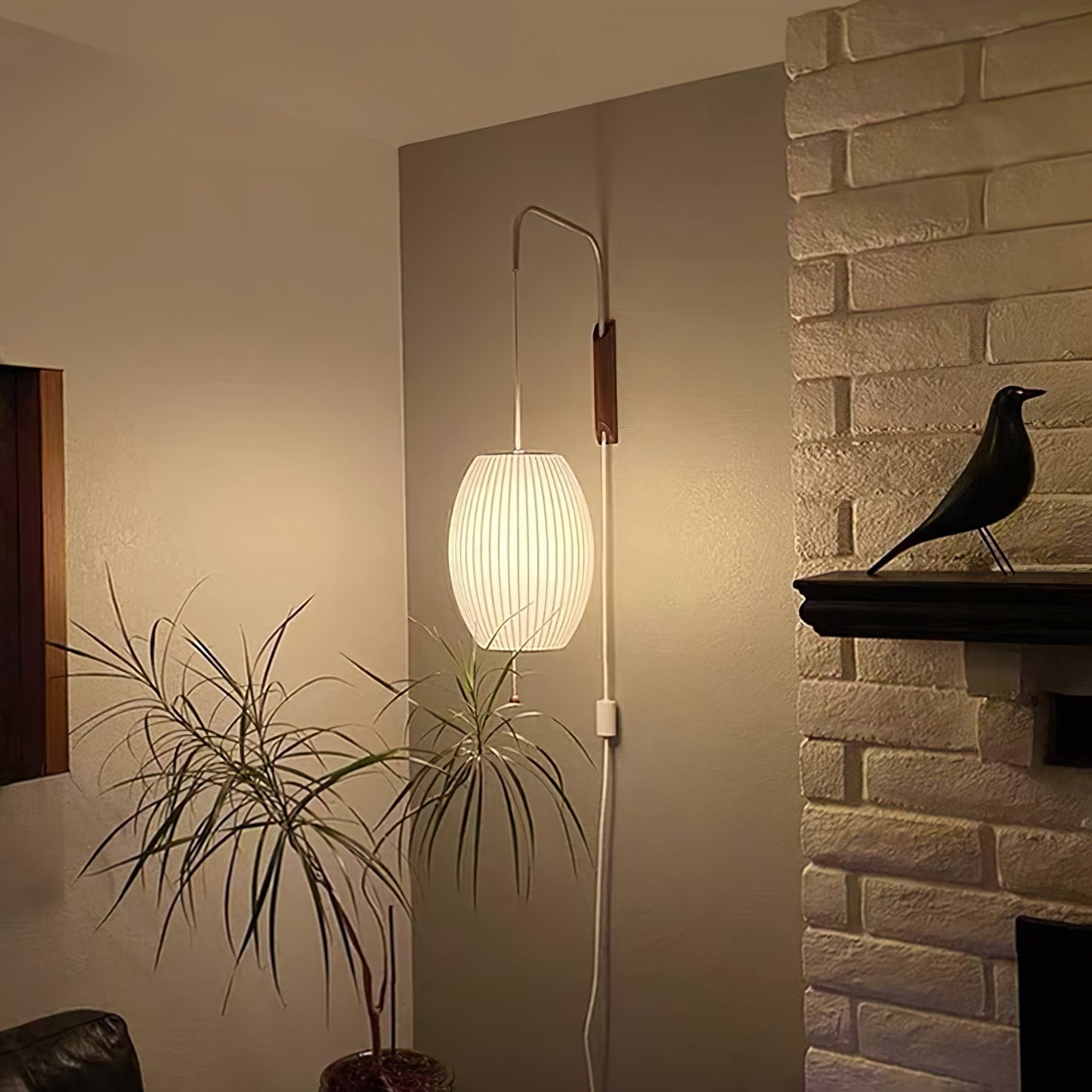 Kyntaroc | Retro Ribbed Silhouette Floating Globe Wall Light