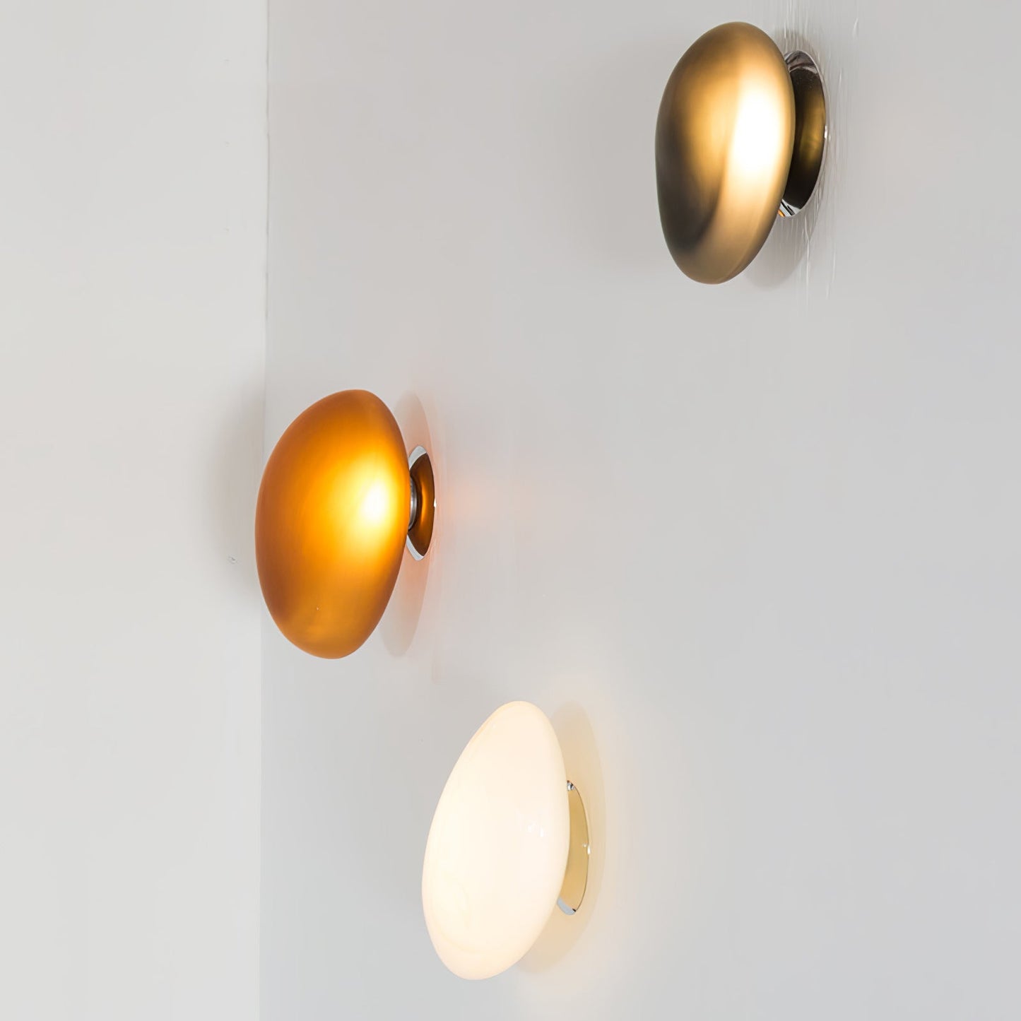 Caldrion | Hand Blown Glass Pebble Wall Light