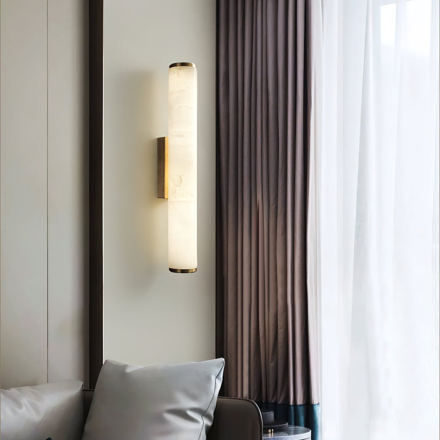 Aristhos | Minimalist Linear Alabaster and Brass Wall Light