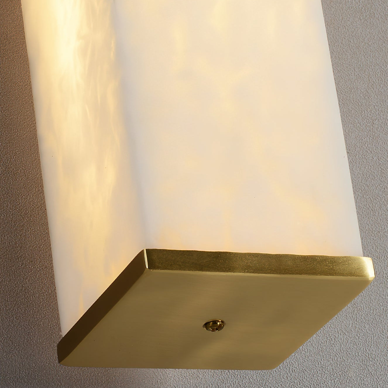 Aristhos | Minimalist Linear Alabaster and Brass Wall Light