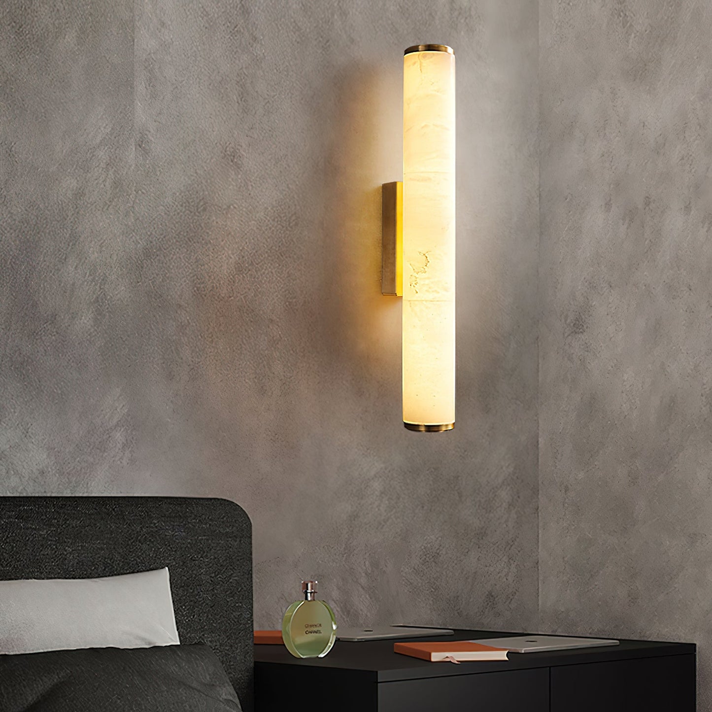 Aristhos | Minimalist Linear Alabaster and Brass Wall Light