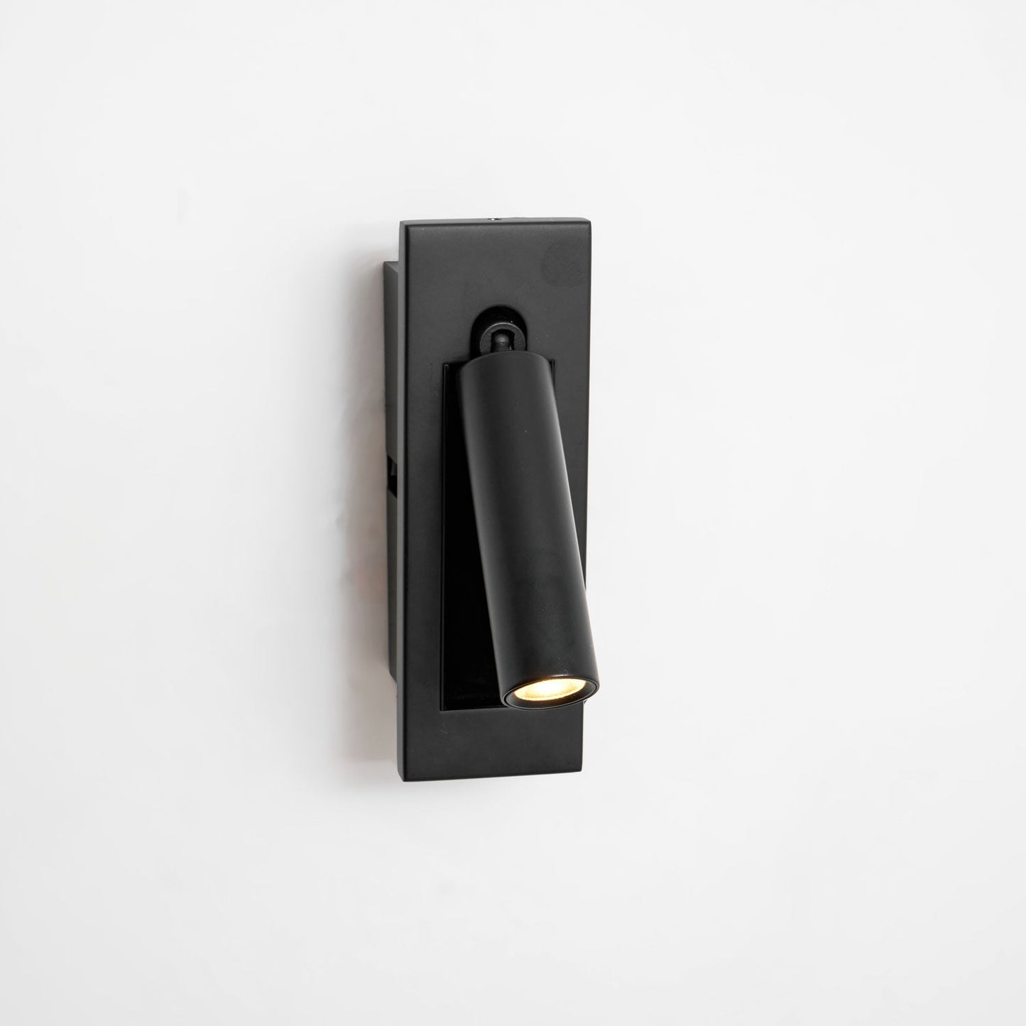 Vaelenor | Minimalist Concealed Retractable Bedside Reading Wall Light