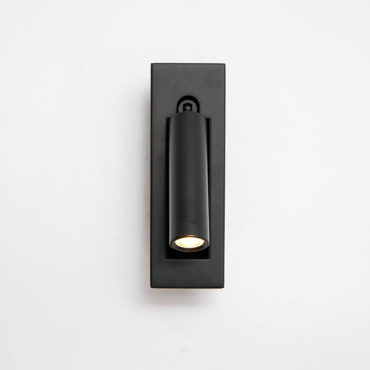 Vaelenor | Minimalist Concealed Retractable Bedside Reading Wall Light