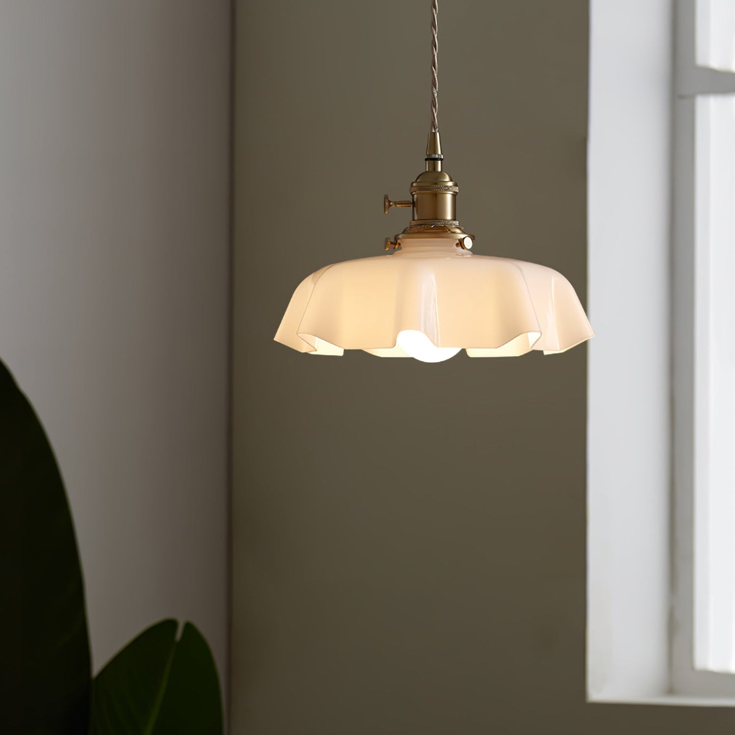 Kelvarna | Vintage Pleated Glass Fluted Pendant Light