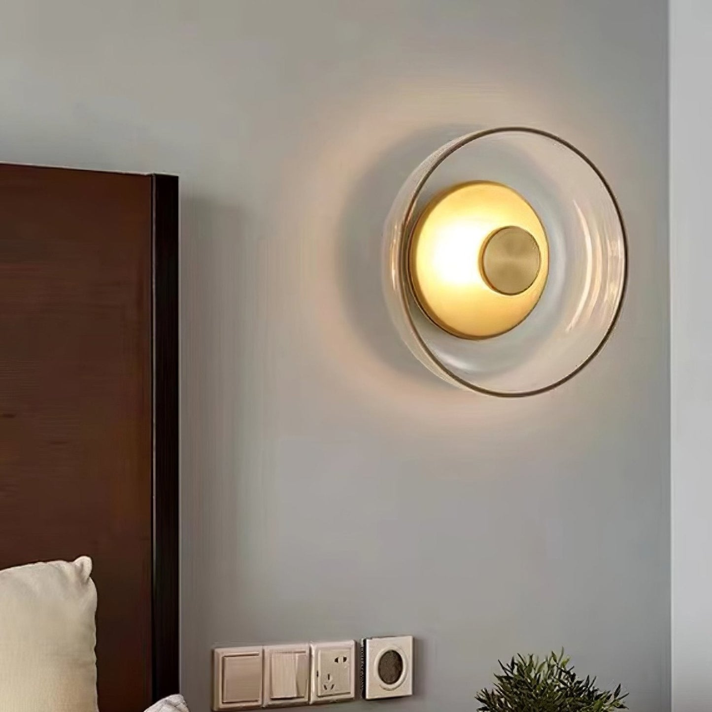 Luvia | Nordic Ribbed Glass Art Deco Wall Light