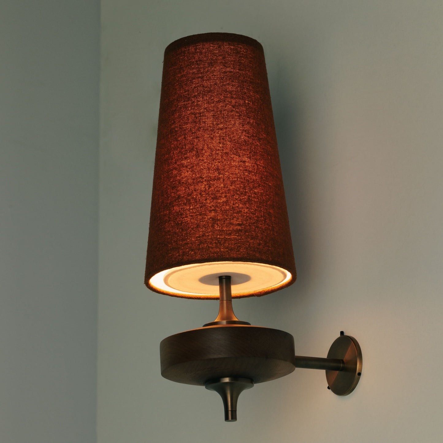 Alavari | Antique Brass Scalloped Silhouette Fabric Wall Light