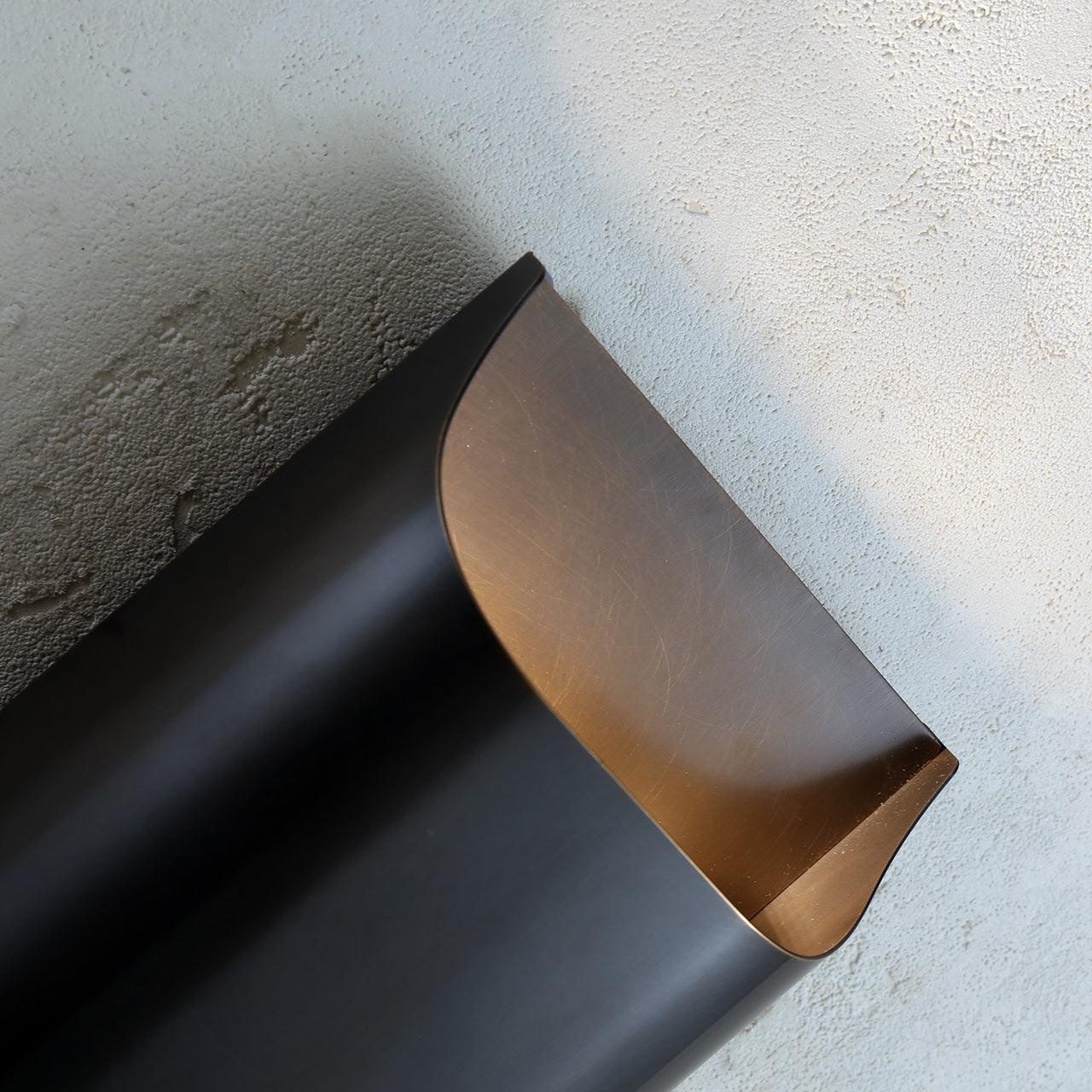Kestrelon | Sleek Silhouette Geometric Brass Wall Light