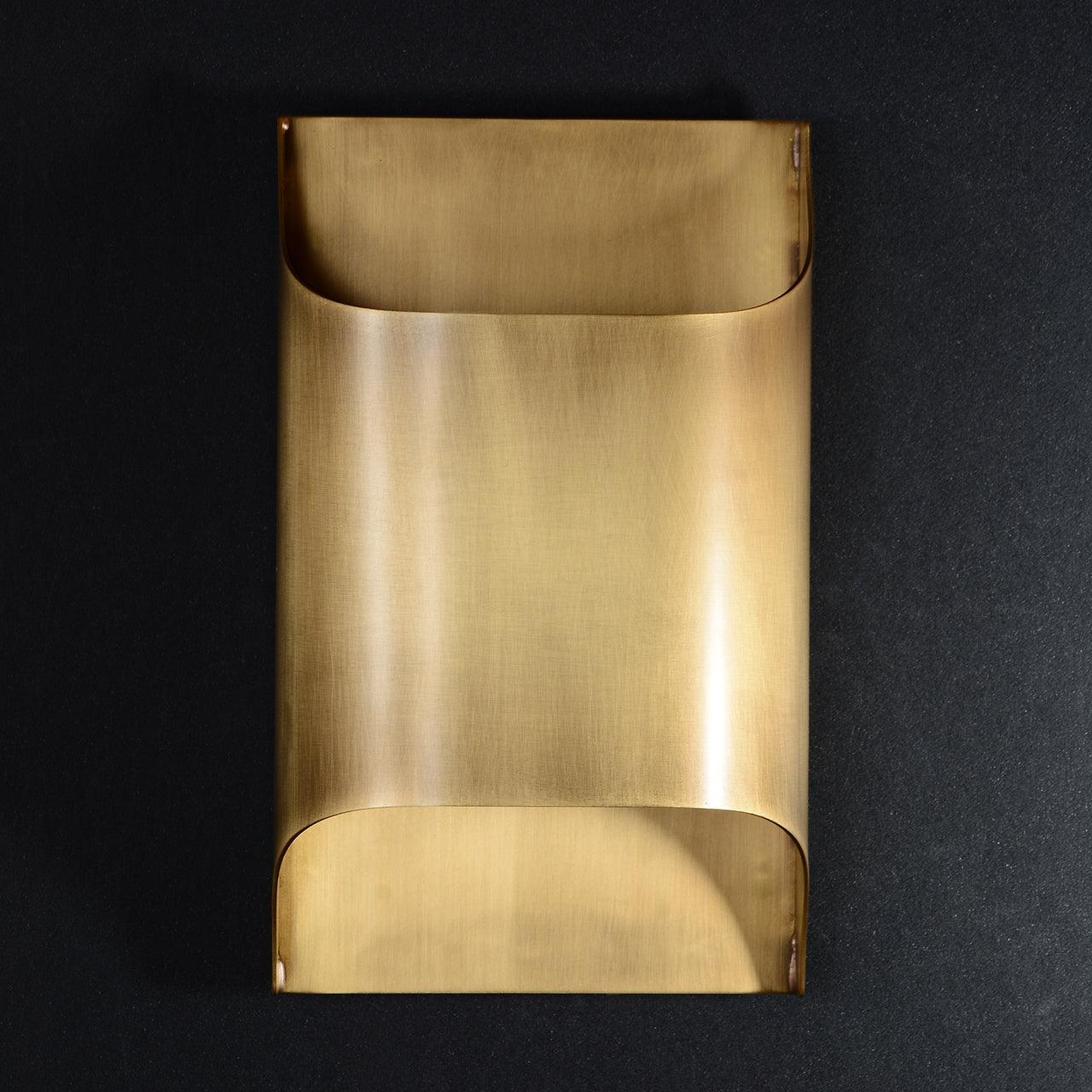 Kestrelon | Sleek Silhouette Geometric Brass Wall Light