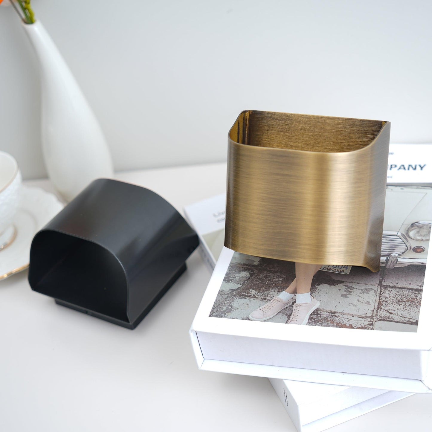 Kestrelon | Sleek Silhouette Geometric Brass Wall Light
