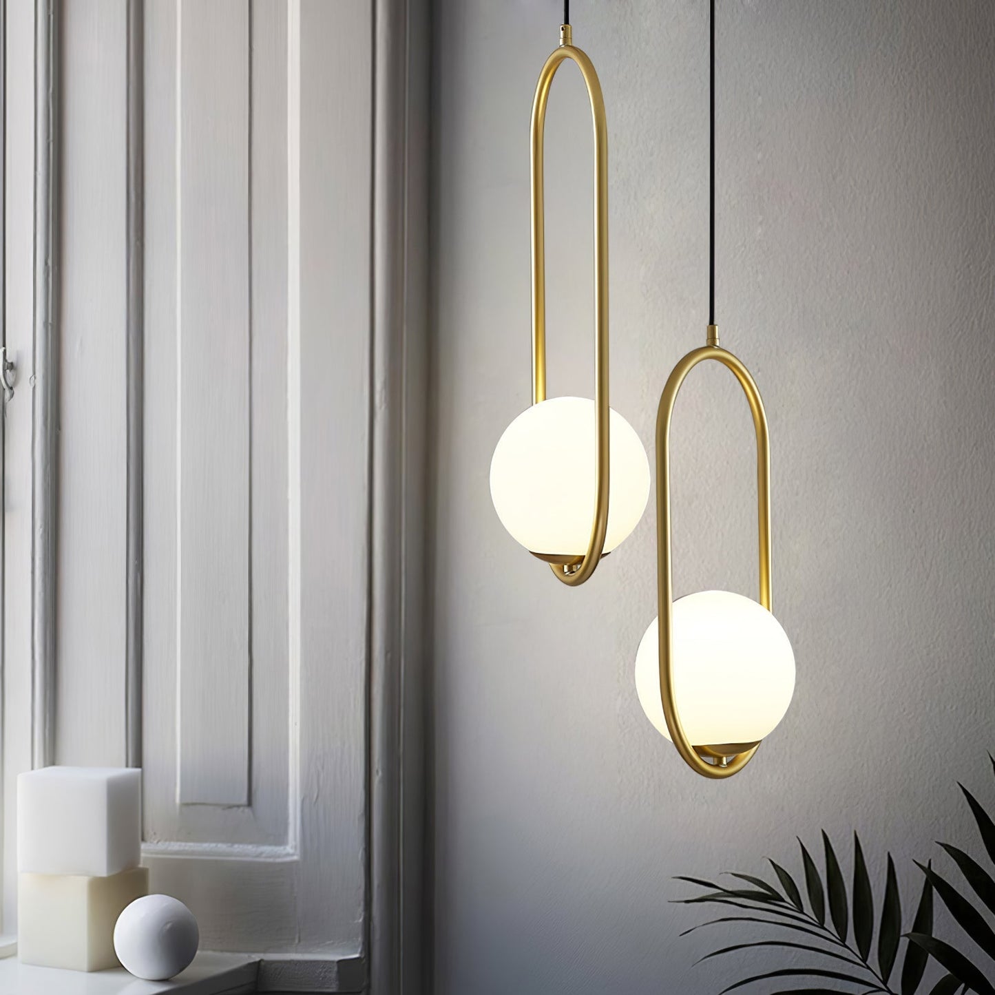 Belvadiro | Minimalist Spherical Glass Pendant Light