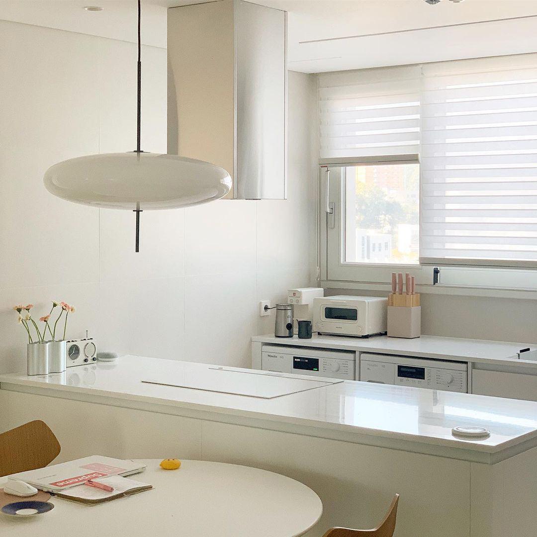 Belthorim | Opalescent Disc Silhouette Minimalist Pendant Light