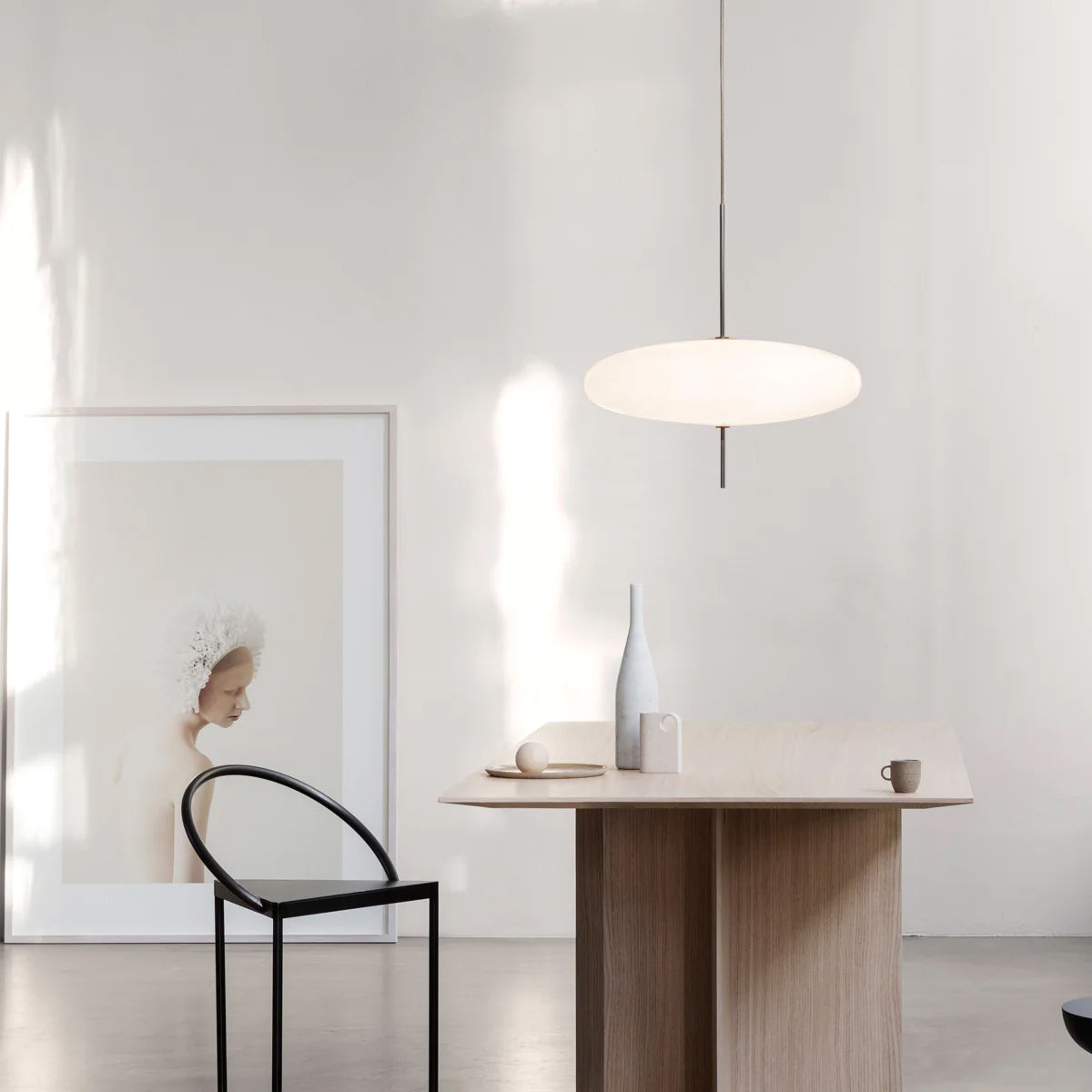Belthorim | Opalescent Disc Silhouette Minimalist Pendant Light