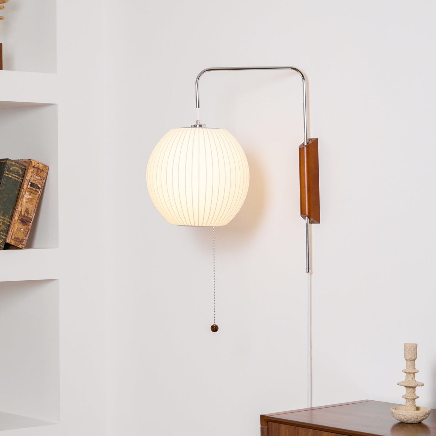 Kyntaroc | Retro Ribbed Silhouette Floating Globe Wall Light