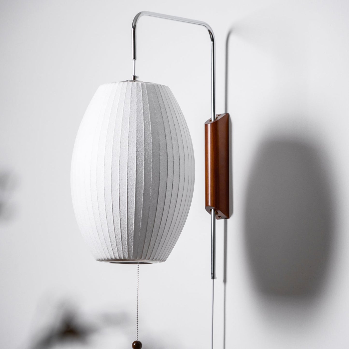 Kyntaroc | Retro Ribbed Silhouette Floating Globe Wall Light