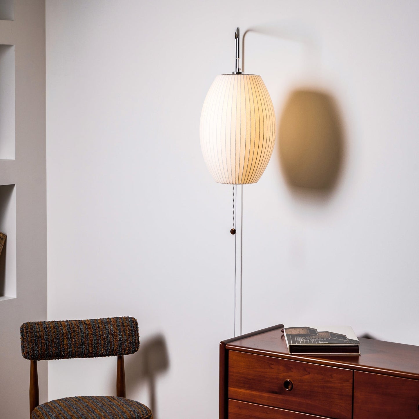 Kyntaroc | Retro Ribbed Silhouette Floating Globe Wall Light