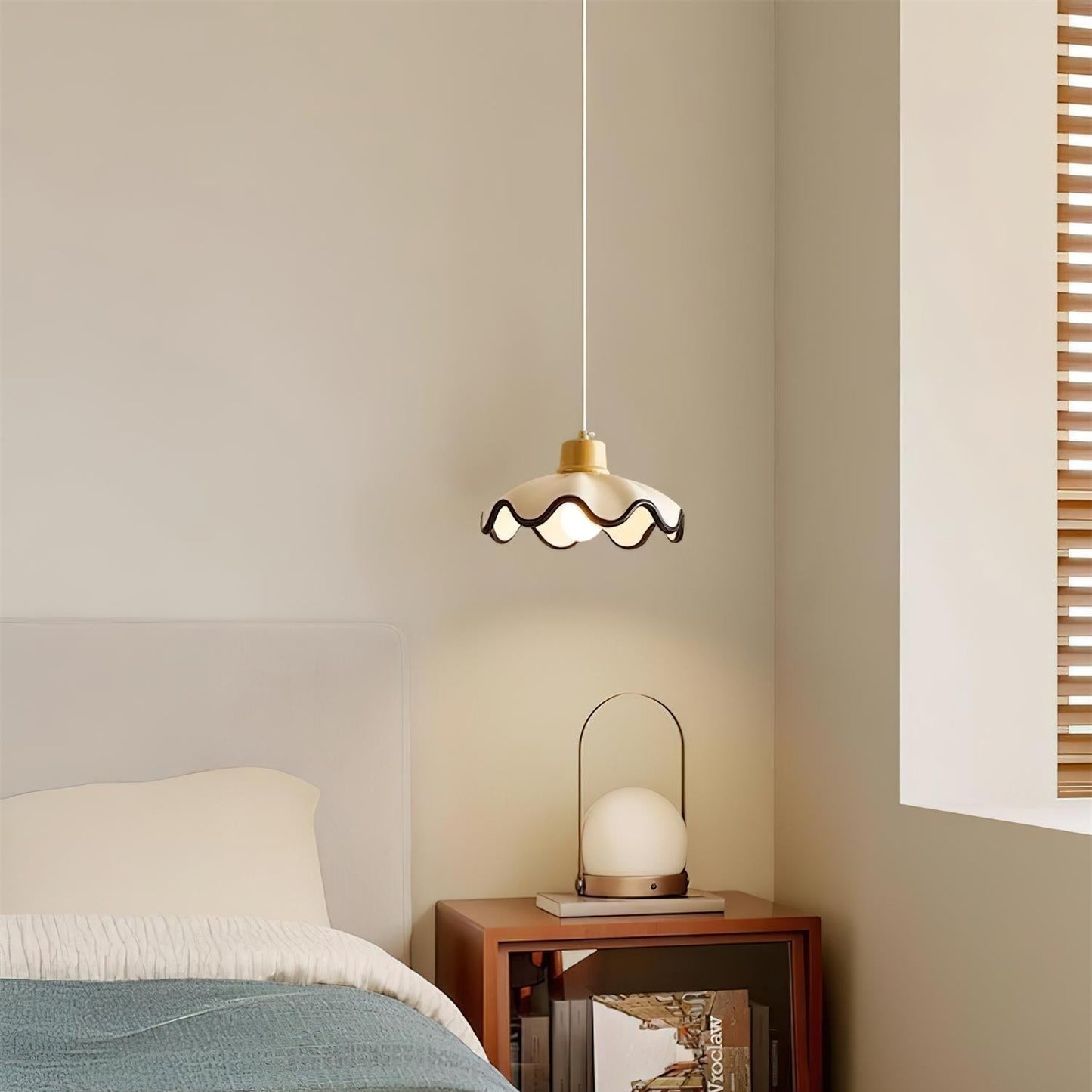 Lythir | Scalloped Shell Silhouette Articulated Resin Pendant Light