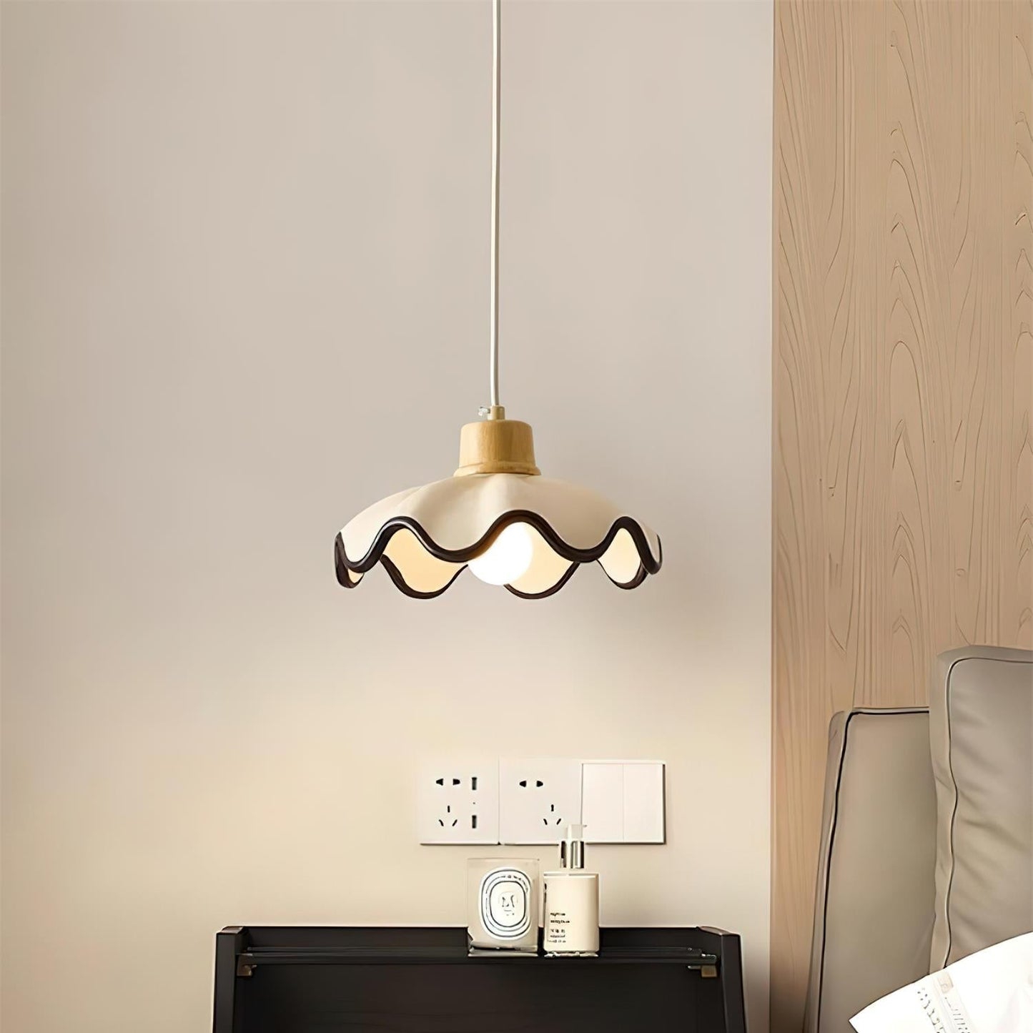 Lythir | Scalloped Shell Silhouette Articulated Resin Pendant Light