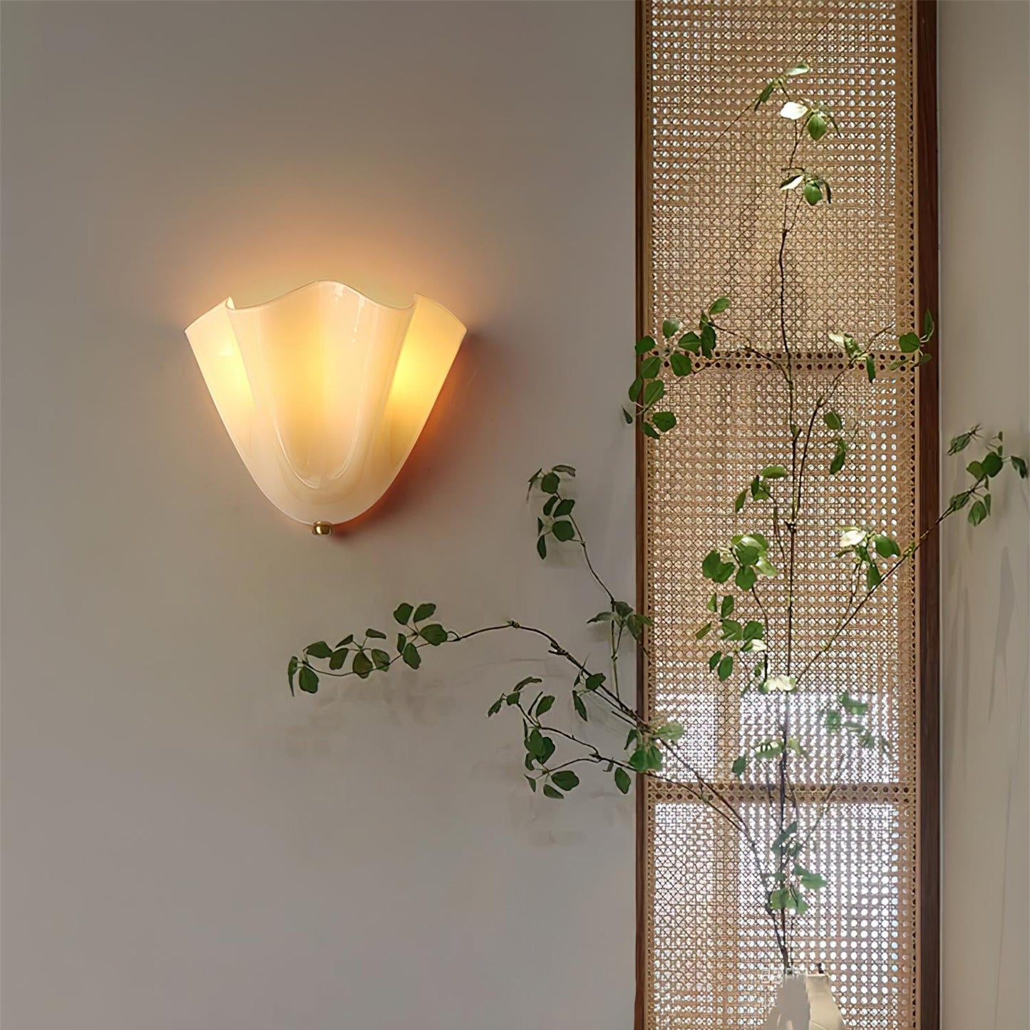 Nivalis | Sophisticated Alabaster Silhouette Wall Light