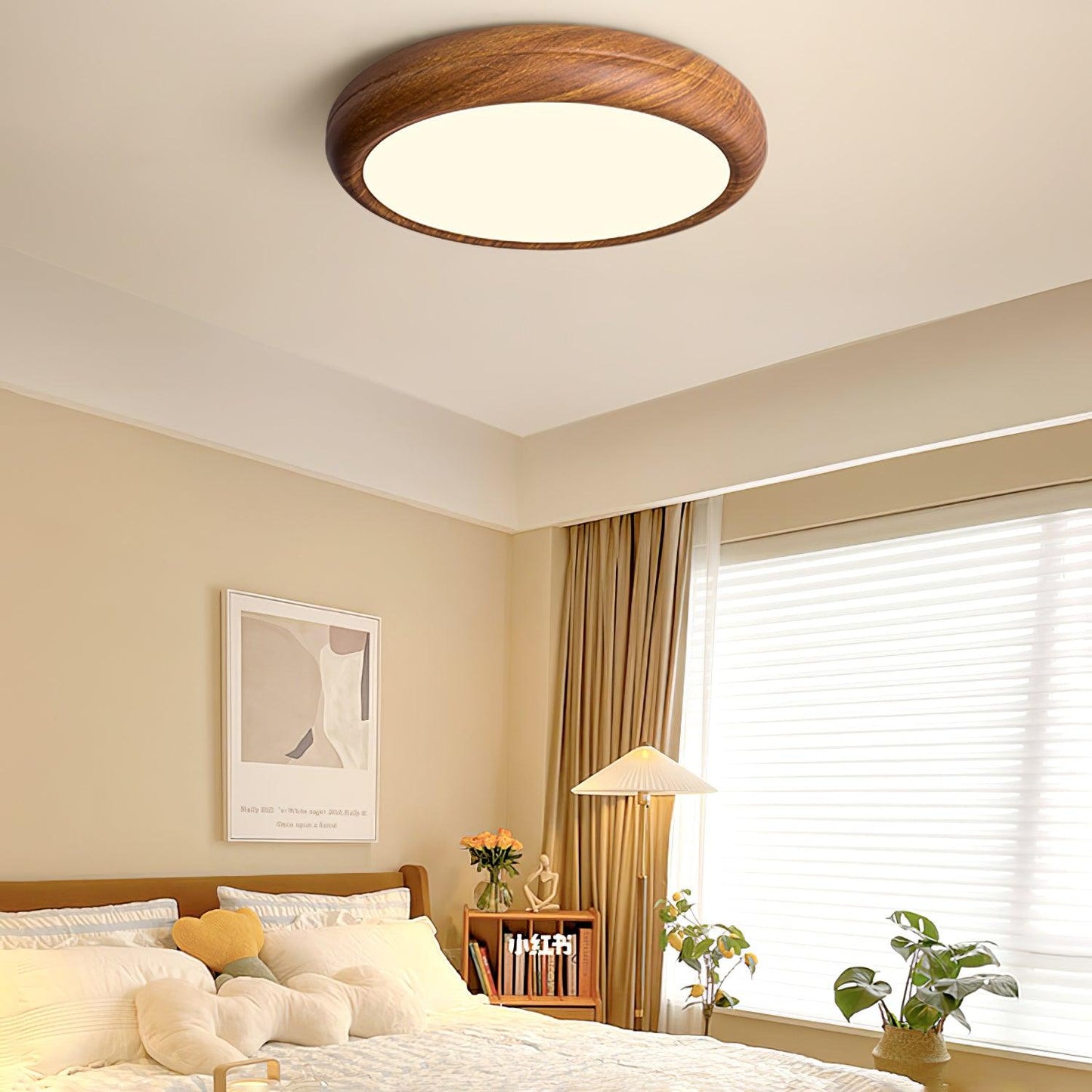 Liro | Elegant Round Wood Grain Flush Mount Ceiling Light