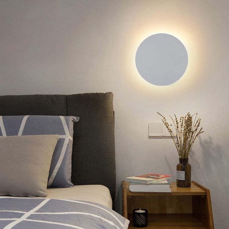 Valnor | Minimalist Circular Silhouette Metal Halo Wall Light