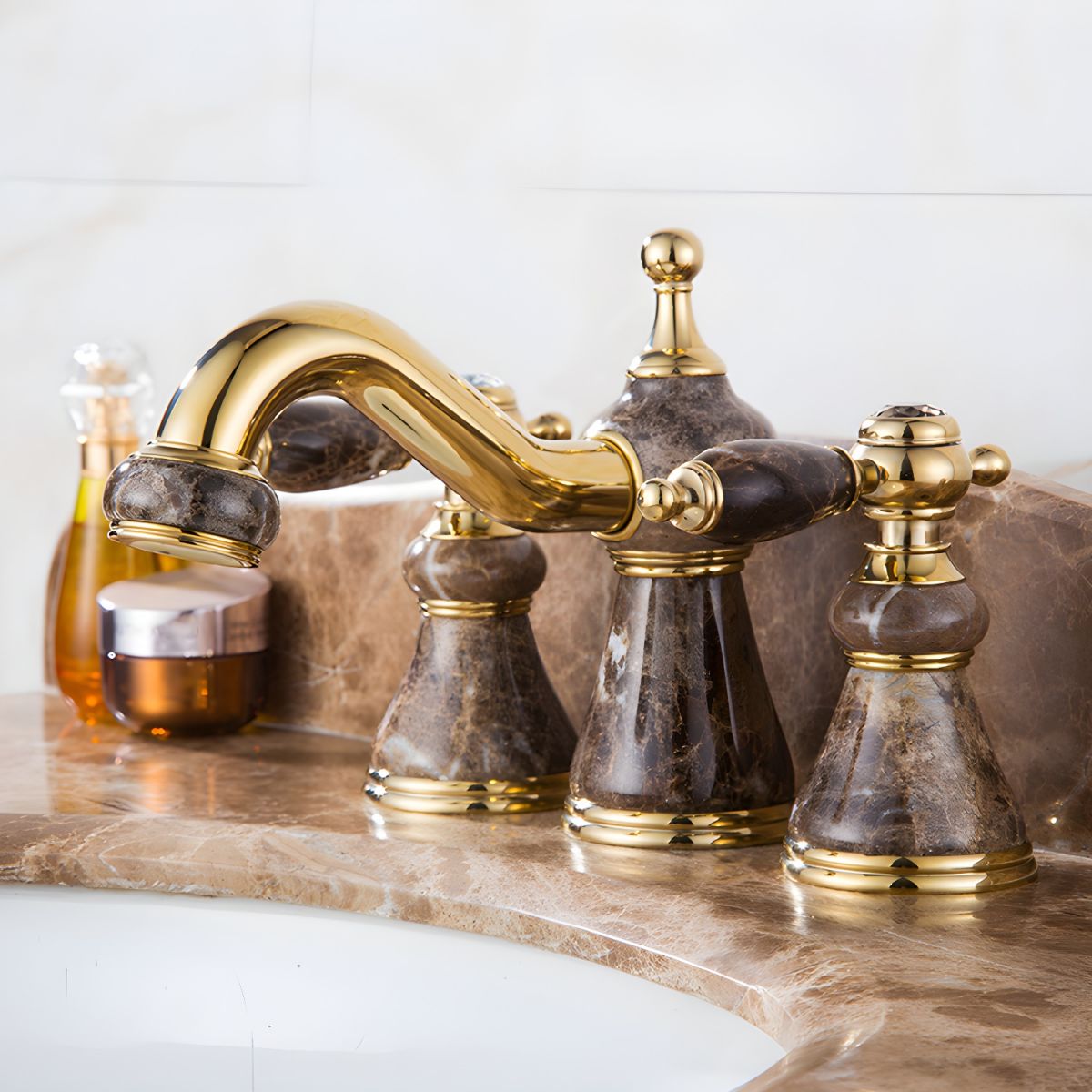 Huldrene | Elegant Arched Profile Widespread Bathroom Sink Tap