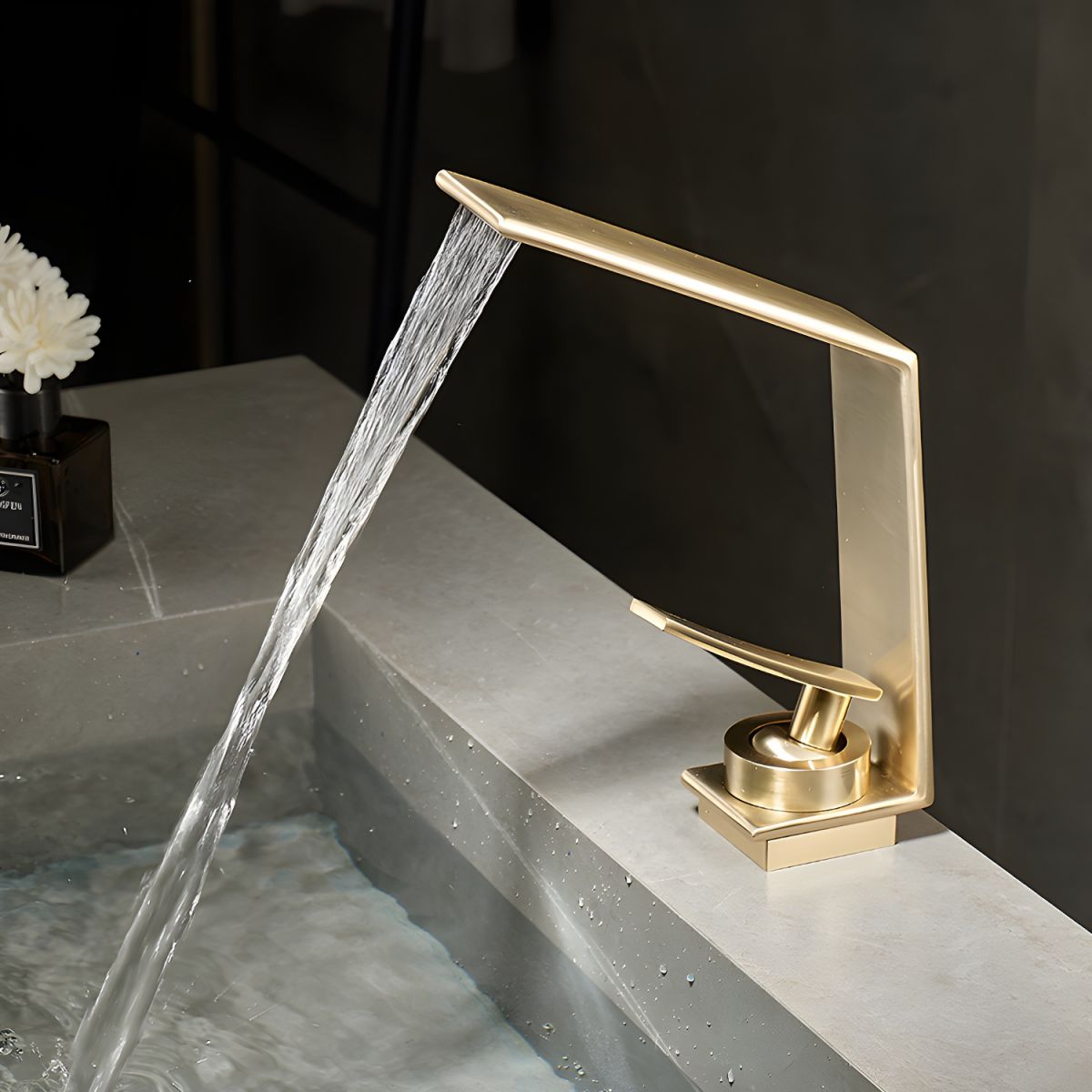 Eldvalla | Modern Cuboid Silhouette Single Lever Bathroom Sink Tap