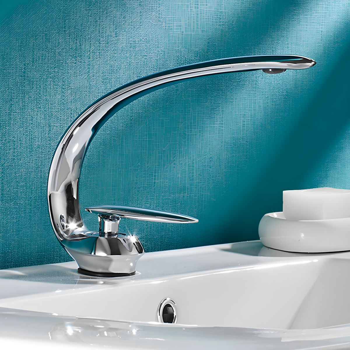 Solvarka | Modern Arched Silhouette Single Lever Bathroom Sink Tap