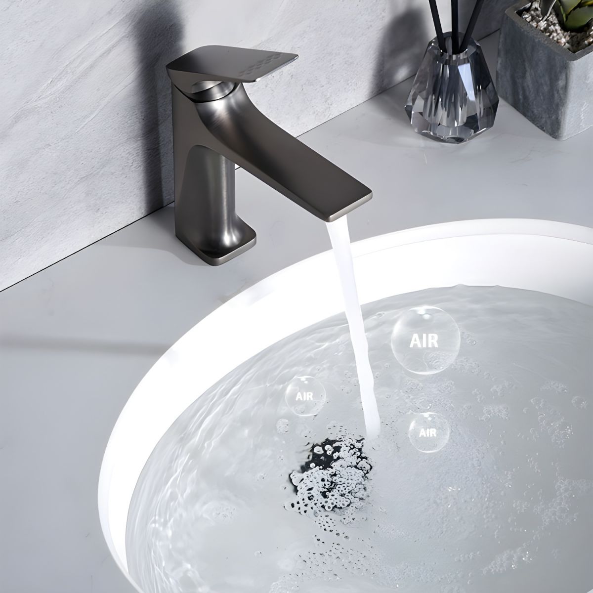 Hjalmrun | Modern Geometric Arched Single Lever Bathroom Sink Tap